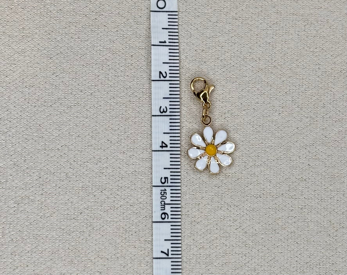 Charm Daisyla