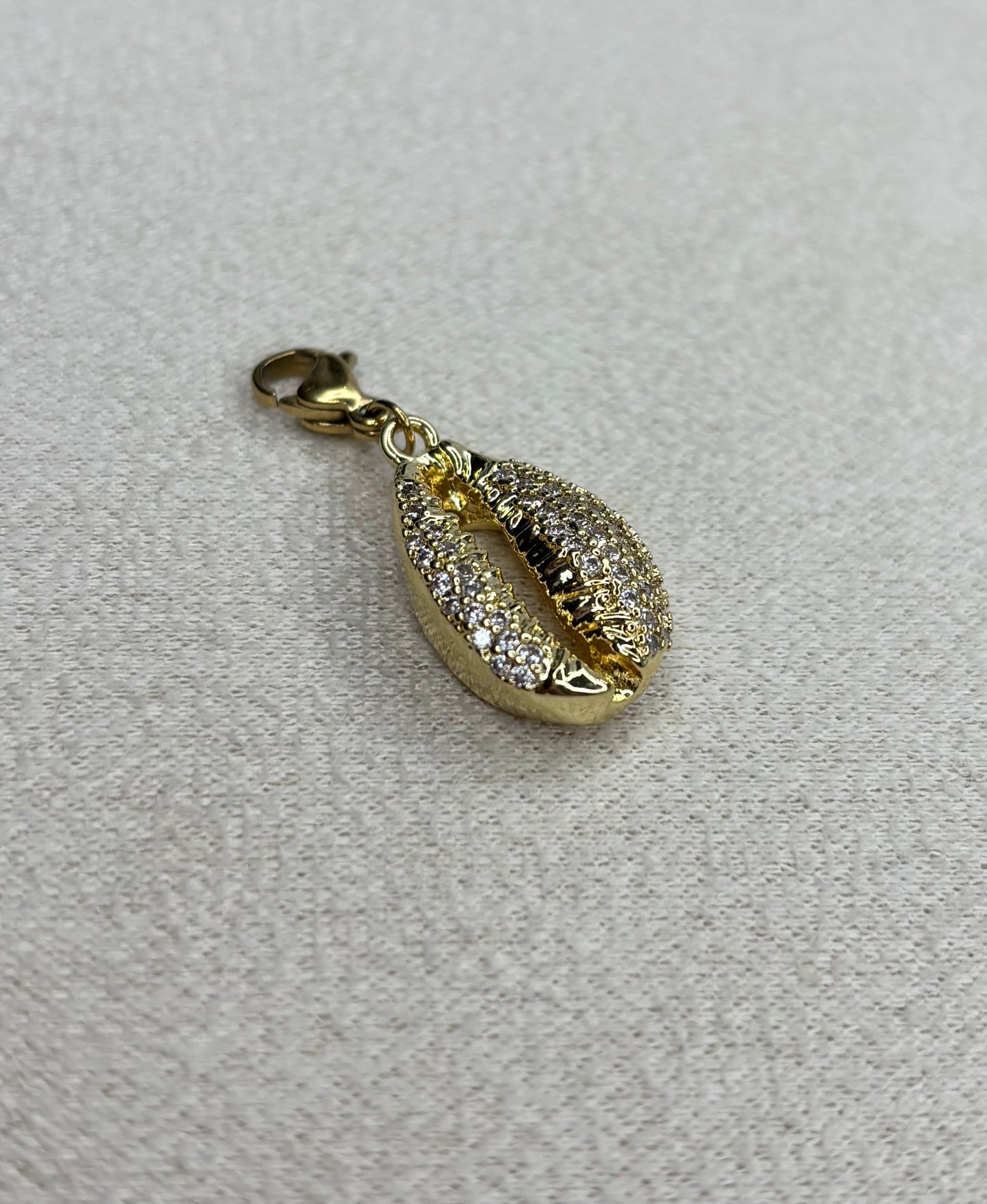 Charm Shellara
