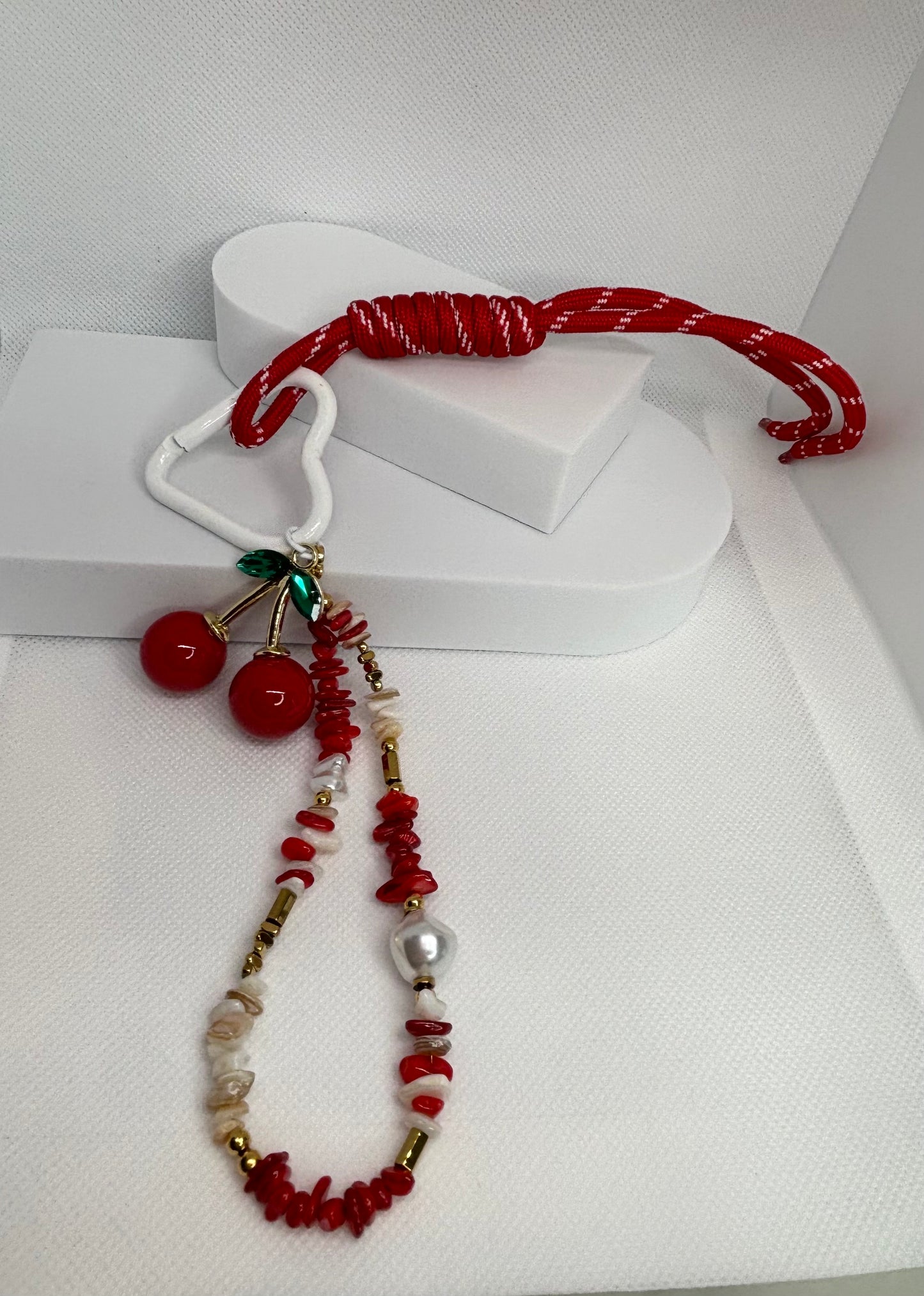 Bijou de sac Rouge-Cerise